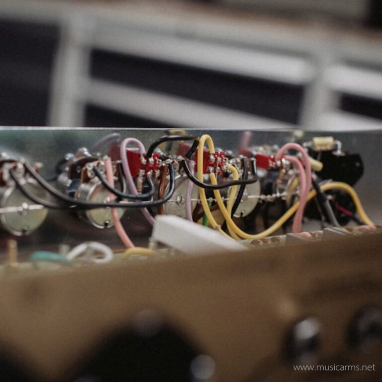 Marshall JCM800 Modified 100-watt Amplifier Head ขายราคาพิเศษ