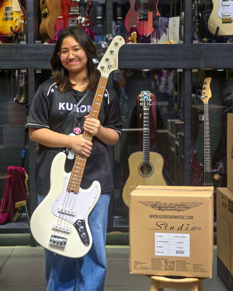 Gusta Bonnie-GE Graffity Yellow แอมป์เบส Ashdown Studio-Junior