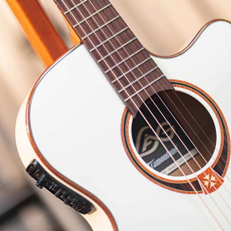 LAG GUITAR T118ASCE IVORY ขายราคาพิเศษ