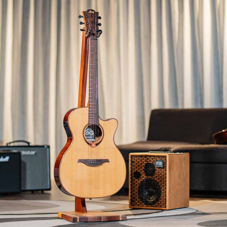 LAG GUITAR T118ASCE NARURAL ขายราคาพิเศษ