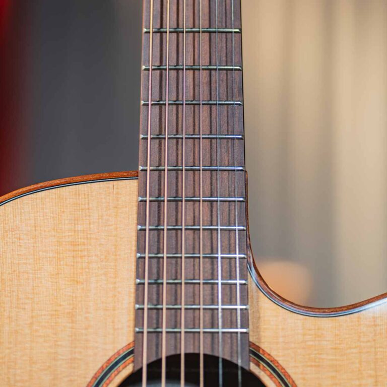 LAG GUITAR T118ASCE NARURAL ขายราคาพิเศษ