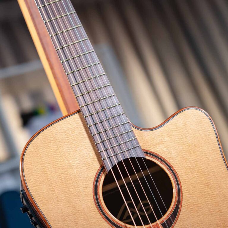 LAG GUITAR T118DCE NATURAL ขายราคาพิเศษ