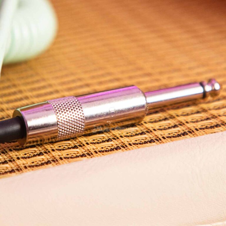 LAVA CABLE LCRCRSGS RETRO COIL STRAIGHT TO RIGHT ANGLE ขายราคาพิเศษ