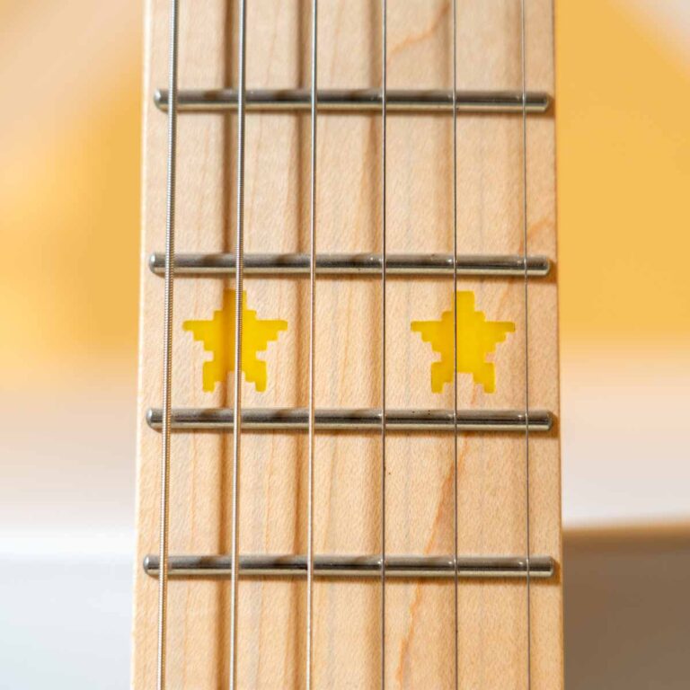 Gusta GST-125 Bonnie Star กีตาร์ไฟฟ้า ขายราคาพิเศษ