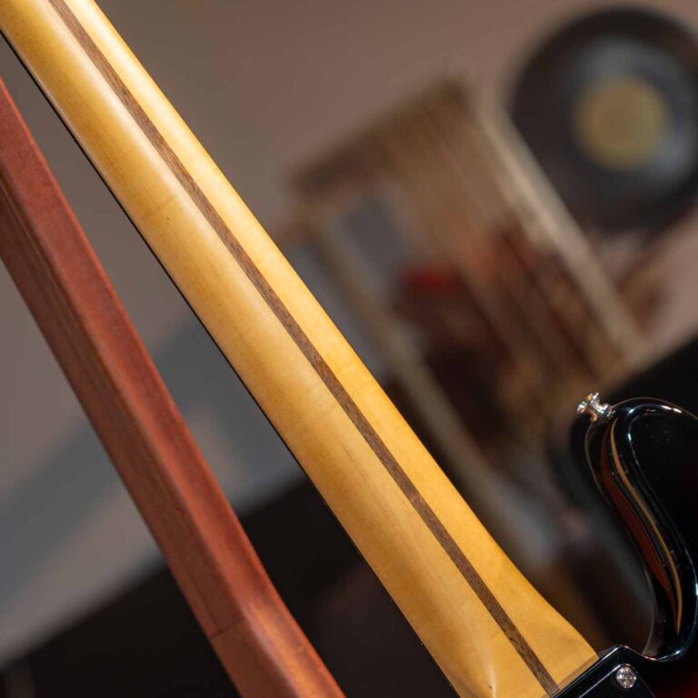 Fender American Professional Classic Precision Bass เบสไฟฟ้า ขายราคาพิเศษ