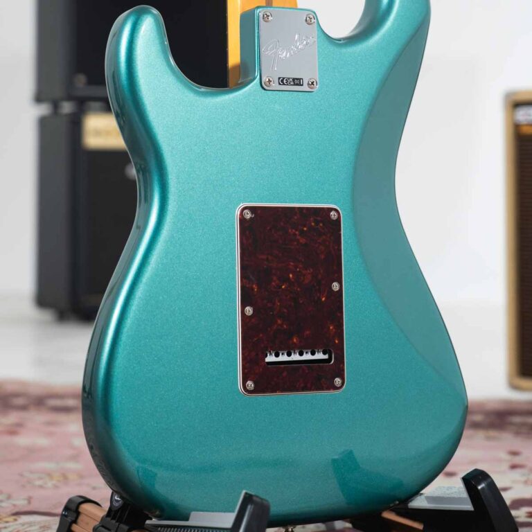 Fender American Professional Classic Stratocaster กีตาร์ไฟฟ้า ขายราคาพิเศษ