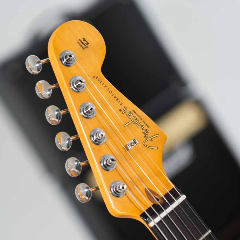 Fender American Professional Classic Stratocaster กีตาร์ไฟฟ้า ขายราคาพิเศษ
