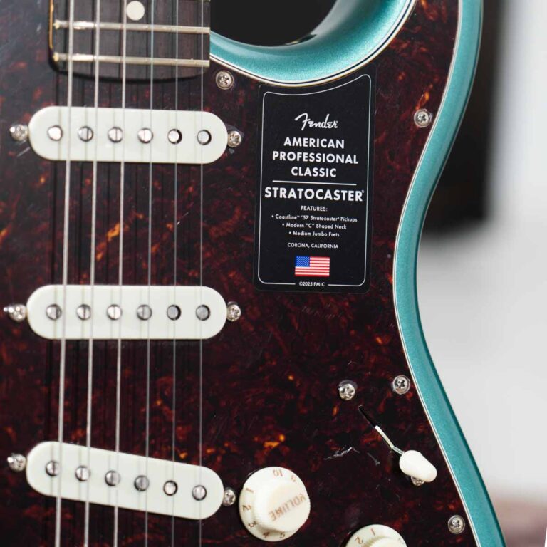 Fender American Professional Classic Stratocaster กีตาร์ไฟฟ้า ขายราคาพิเศษ