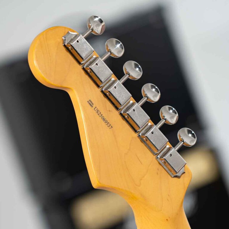 Fender American Professional Classic Stratocaster HSS กีตาร์ไฟฟ้า ขายราคาพิเศษ