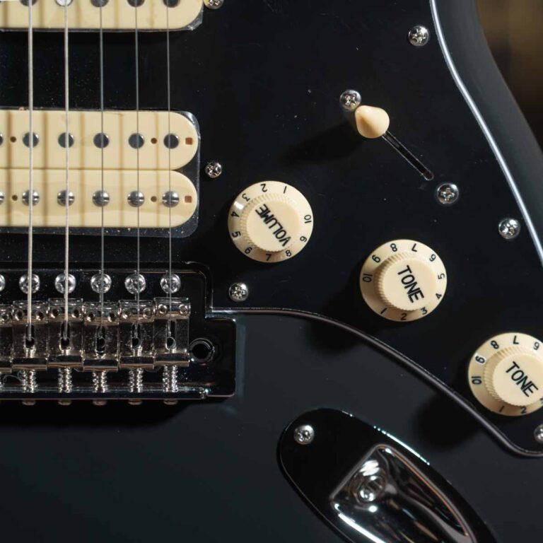 Gusta Roadster S325V HSS กีตาร์ไฟฟ้า ขายราคาพิเศษ