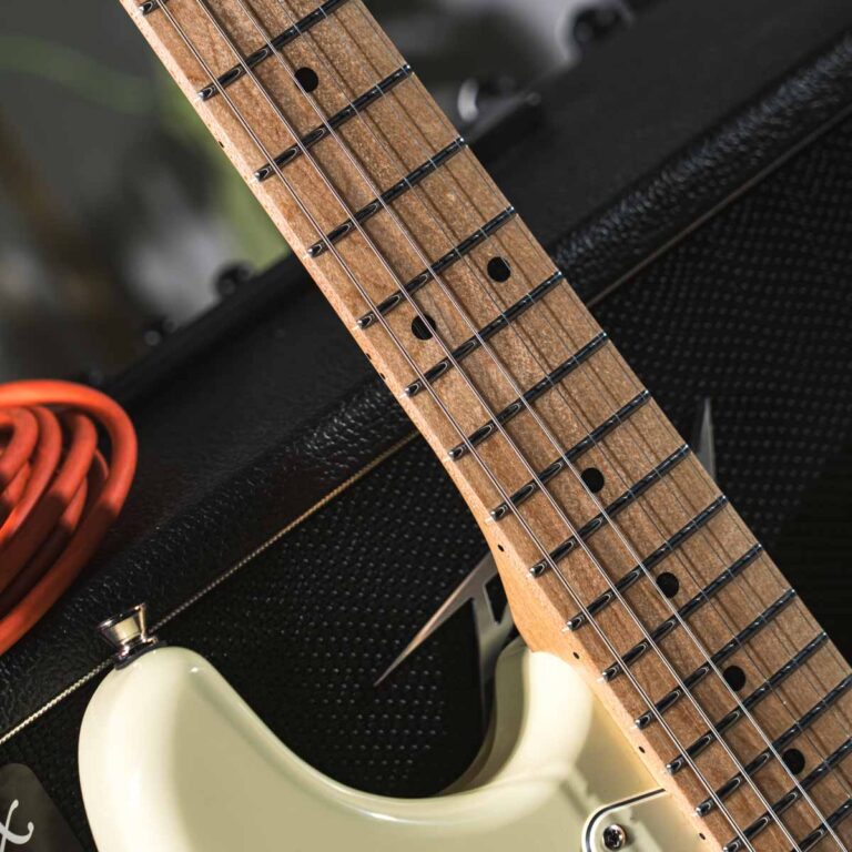 GUSTA ROADSTER S325V SSS CHIFFON ขายราคาพิเศษ