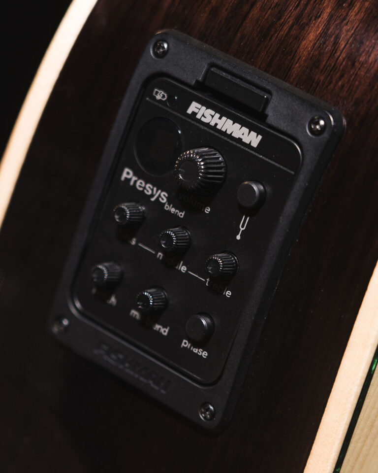 Gusta RIN JUGG Signature กีตาร์โปร่งไฟฟ้า ขายราคาพิเศษ