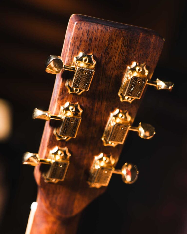 Gusta RIN JUGG Signature กีตาร์โปร่งไฟฟ้า ขายราคาพิเศษ