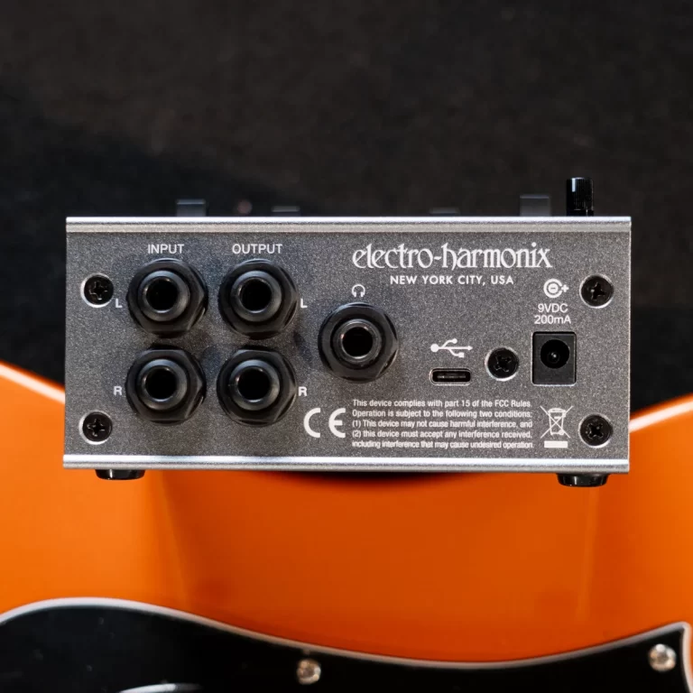 Rear panel of an Electro-Harmonix guitar pedal showing input/output jacks (L/R), USB port, and 9V DC power input. ขายราคาพิเศษ
