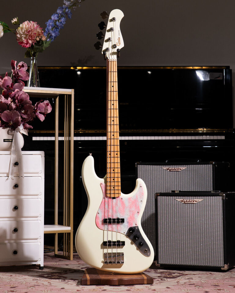 Gusta Roadster J325 4 String Bass เบสไฟฟ้า ขายราคาพิเศษ