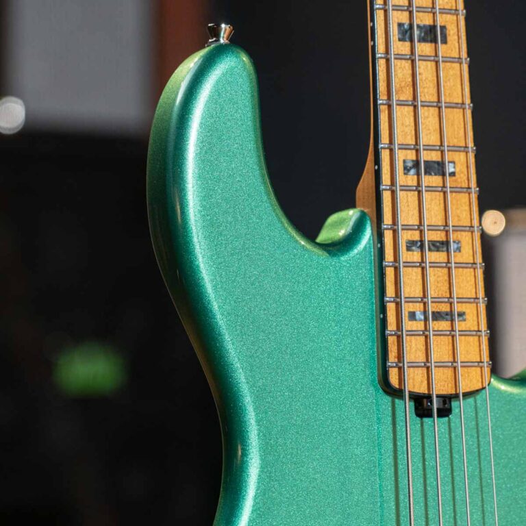 Gusta Roadster J525 4 String Bass เบสไฟฟ้า ขายราคาพิเศษ