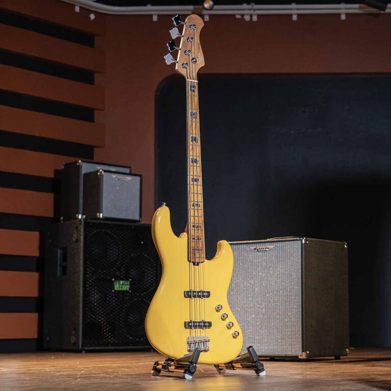 Gusta Roadster J525 4 String Bass เบสไฟฟ้า ขายราคาพิเศษ