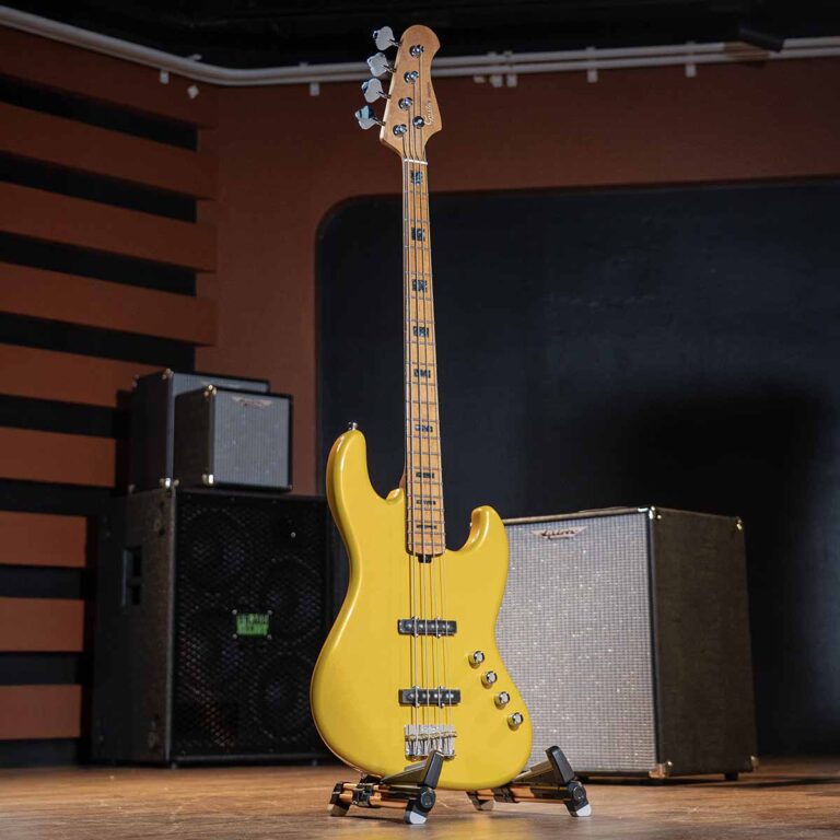 Gusta Roadster J525 4 String Bass เบสไฟฟ้า ขายราคาพิเศษ