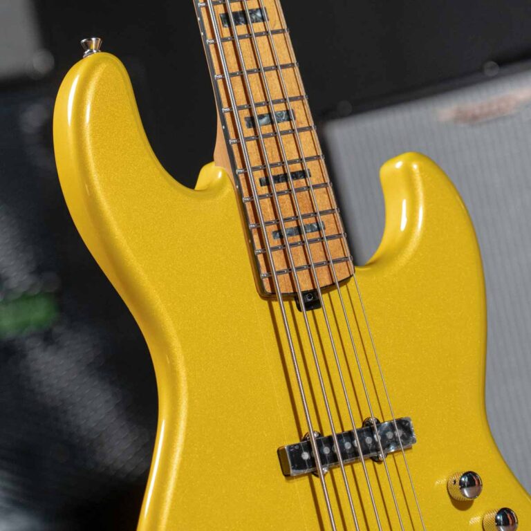 Gusta Roadster J525 5 String Bass ขายราคาพิเศษ