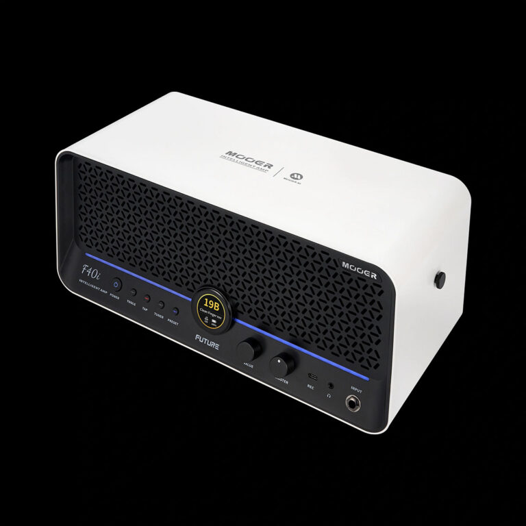 White Mooer Future intelligent amp head with a black vented front panel and blue trim on a black background. ขายราคาพิเศษ