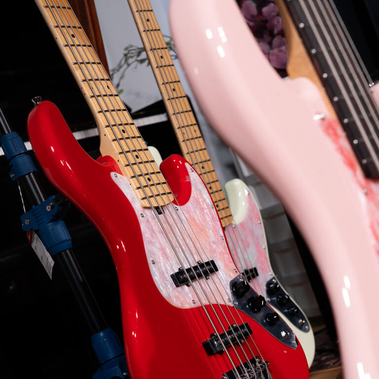 Gusta Roadster J325 5 String เบสไฟฟ้า ขายราคาพิเศษ