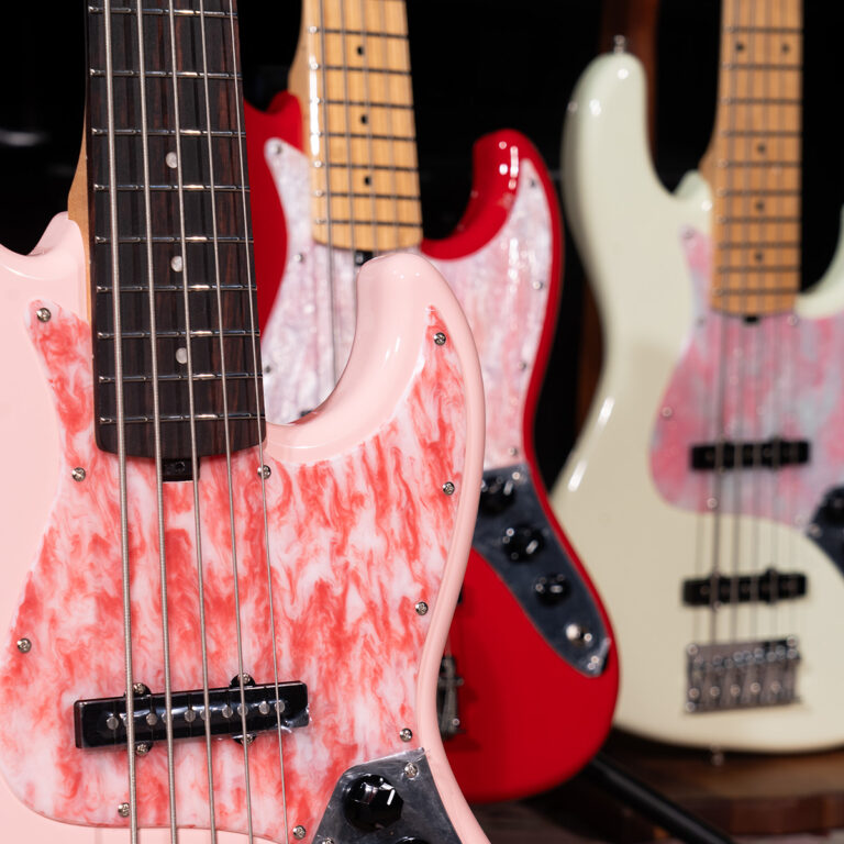 Gusta Roadster J325 5 String เบสไฟฟ้า ขายราคาพิเศษ