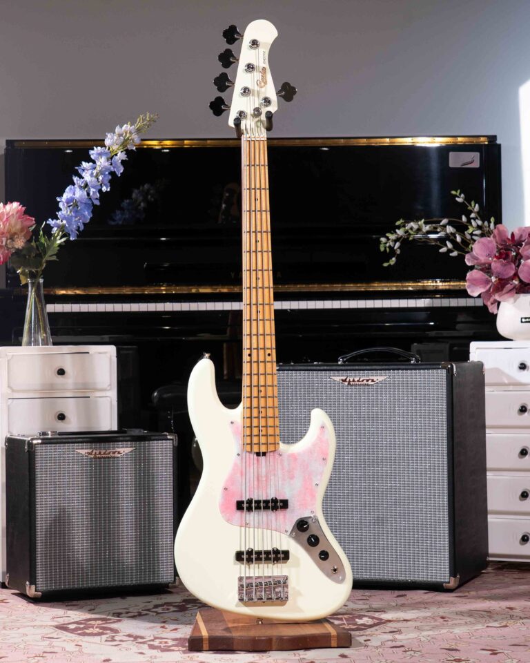 Gusta Roadster J325 5 String เบสไฟฟ้า ขายราคาพิเศษ