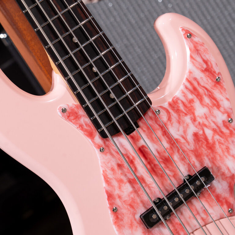 Gusta Roadster J325 5 String เบสไฟฟ้า ขายราคาพิเศษ