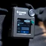 Donner RX CV-3 wireless mic transmitter with channel indicators and volume at 32 on display ขายราคาพิเศษ