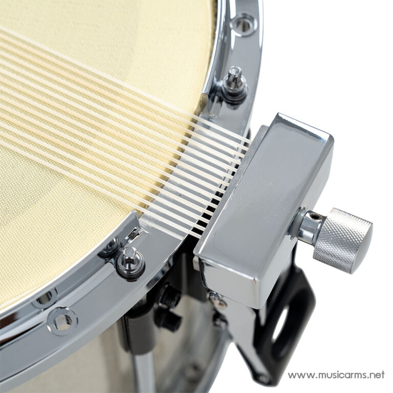 Close-up of a drum's beige head and chrome tension rods with a knurled tuning knob on the side. ขายราคาพิเศษ