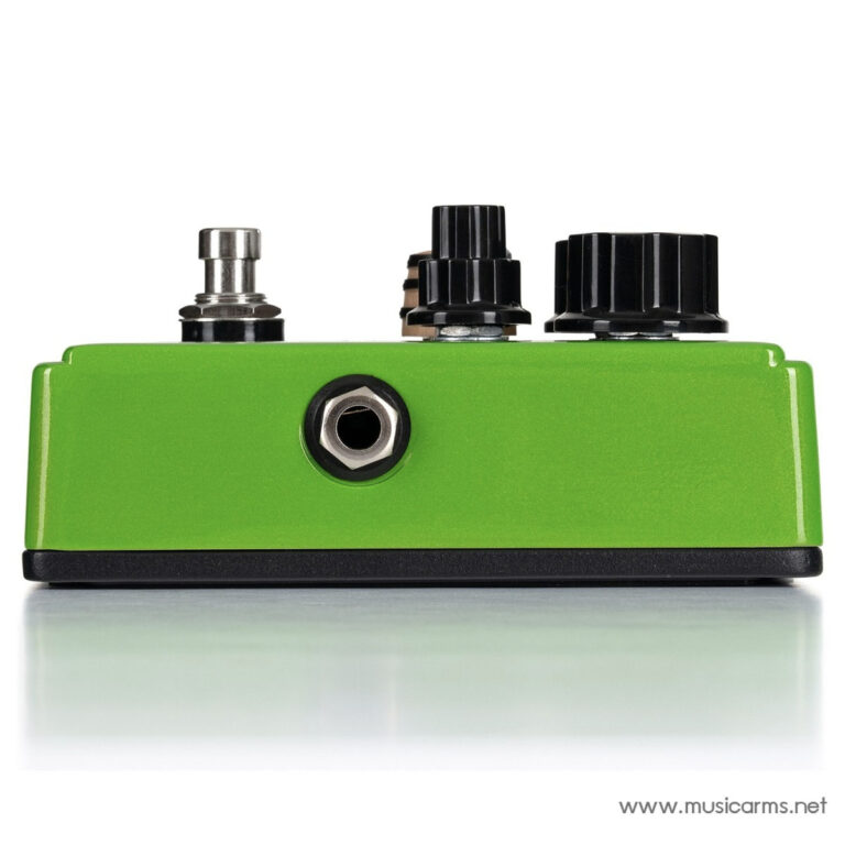 Bright green guitar effects pedal with three black knobs and a footswitch; 1/4-inch input jack visible on a white background. ขายราคาพิเศษ