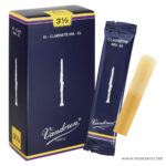 Dark blue Vandoren clarinet reed box with a single reed in sleeve and a reed holder -- size 3½ (Mib-Eb) on the packaging, Vandoren Paris logo visible. ลดราคาพิเศษ