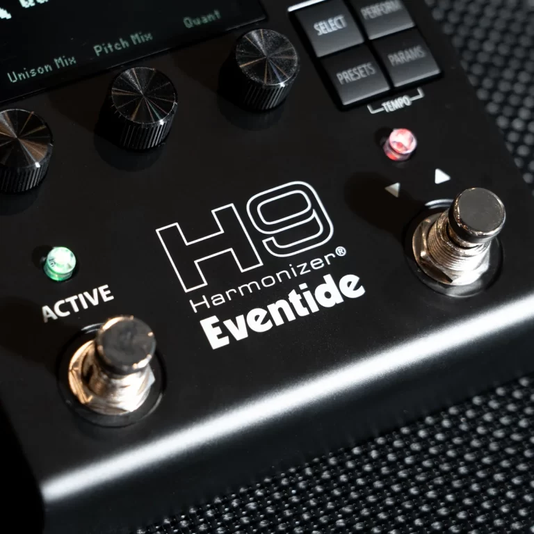 H9 Harmonizer Eventide guitar effects pedal with knobs, footswitches, and a green LED on a textured surface ขายราคาพิเศษ