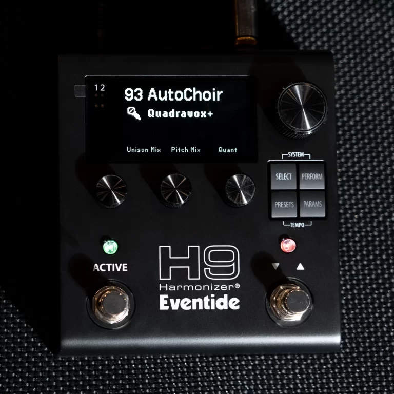 Eventide H9 Harmonizer guitar effects pedal with a lit display showing '93 AutoChord Quadravox+' and several control knobs nearby. ขายราคาพิเศษ
