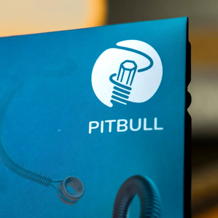 Blue packaging featuring the Pitbull logo: a white circle with a light-bulb icon and the word PITBULL on a blue background. ขายราคาพิเศษ