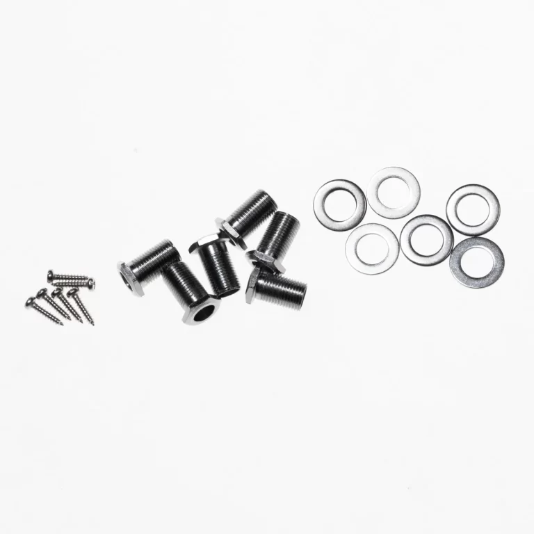 Assorted metal fasteners on a white background: screws on the left, bolts with hex heads in the center, and flat washers on the right. ขายราคาพิเศษ