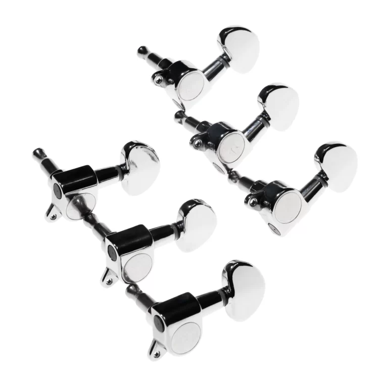 Six chrome guitar tuning pegs arranged on a white background, ready to install on a guitar headstock (informative) ขายราคาพิเศษ