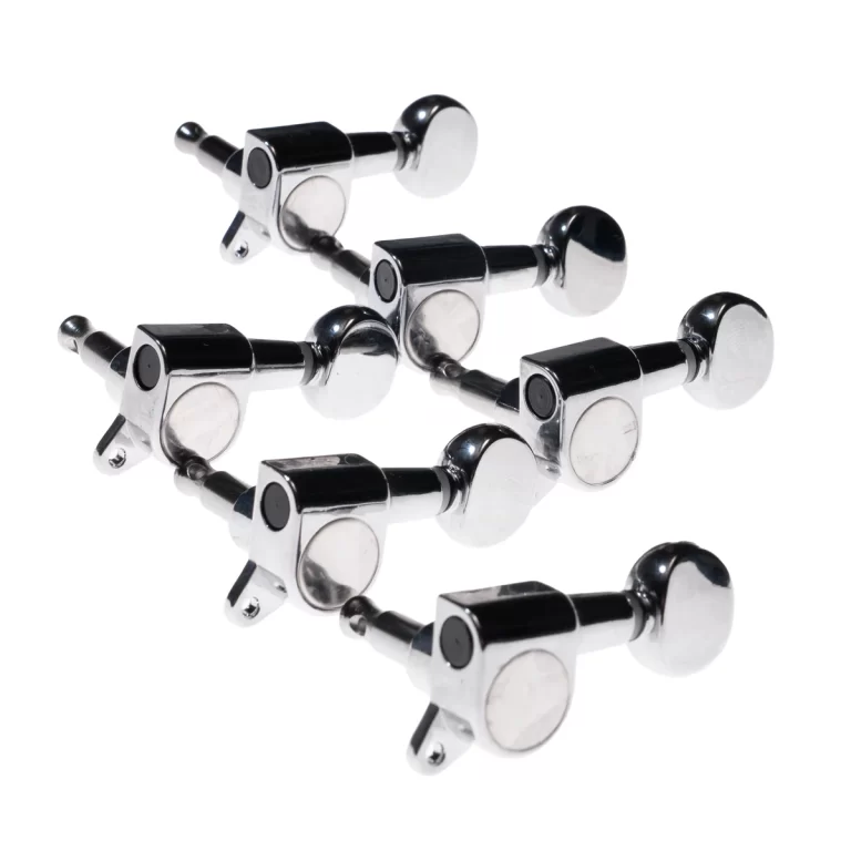 Set of chrome guitar tuning pegs arranged together on a white background. ขายราคาพิเศษ