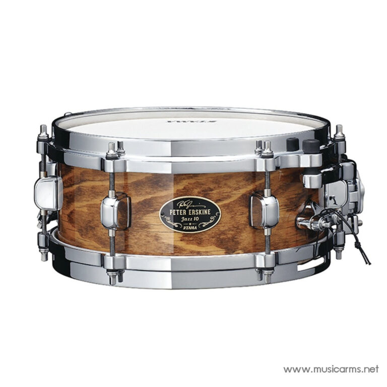 Wooden snare drum with chrome hardware and Peter Erskine Jazz 10 badge on a white background. ขายราคาพิเศษ