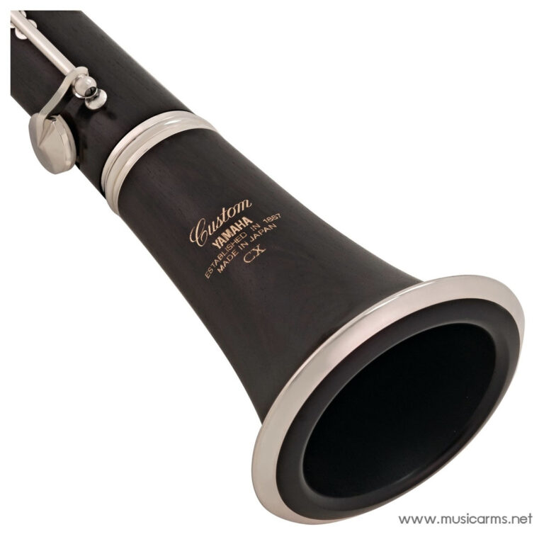 Close-up of the bell end of a Yamaha Custom woodwind instrument with silver rings, black finish, and engraved text. ขายราคาพิเศษ