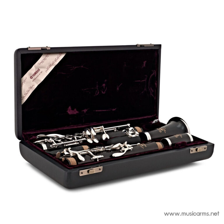 Open black instrument case showing a disassembled oboe with silver keys and cork joints, lined in burgundy velvet. ขายราคาพิเศษ